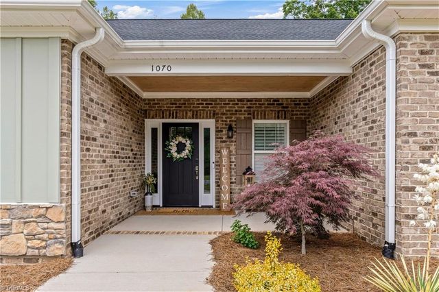 1070 Nauvoo Ridge Drive, Tobaccoville, NC 27050