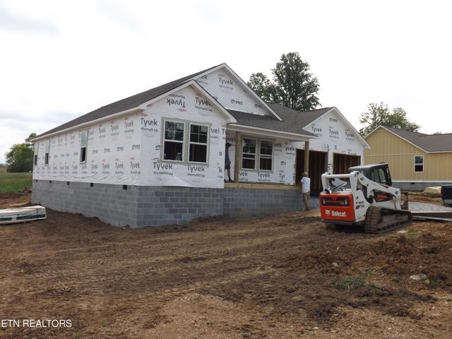 128 Nevils St, Harrogate, TN 37752