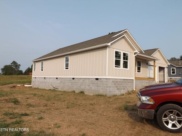 128 Nevils St, Harrogate, TN 37752