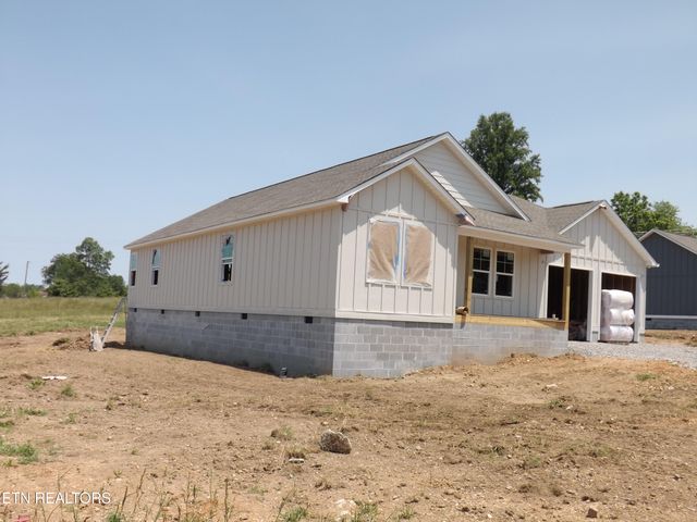 128 Nevils St, Harrogate, TN 37752