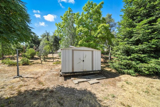 17789 Peterson Lane, Redding, CA 96003