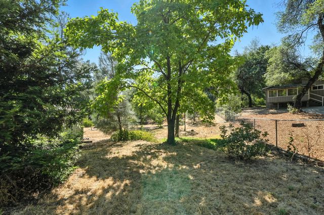 17789 Peterson Lane, Redding, CA 96003