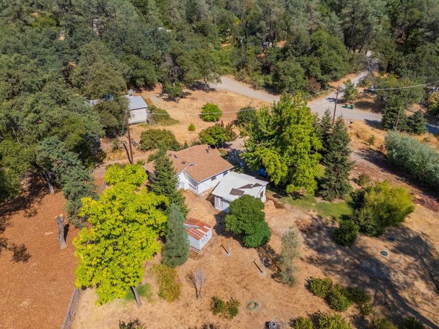 17789 Peterson Lane, Redding, CA 96003