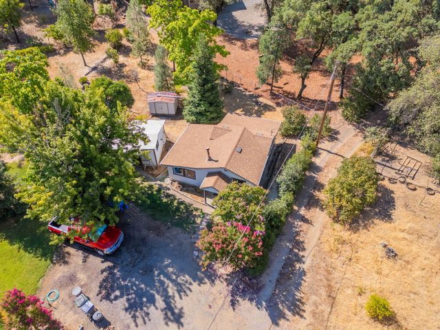 17789 Peterson Lane, Redding, CA 96003