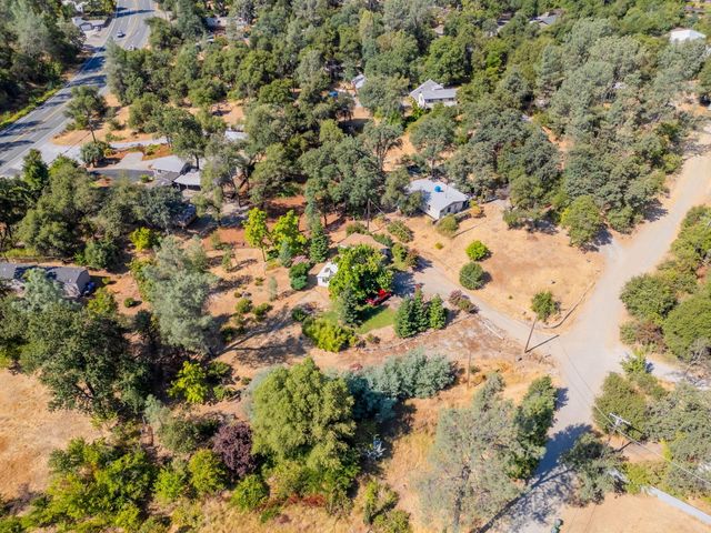 17789 Peterson Lane, Redding, CA 96003
