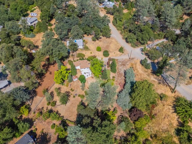 17789 Peterson Lane, Redding, CA 96003