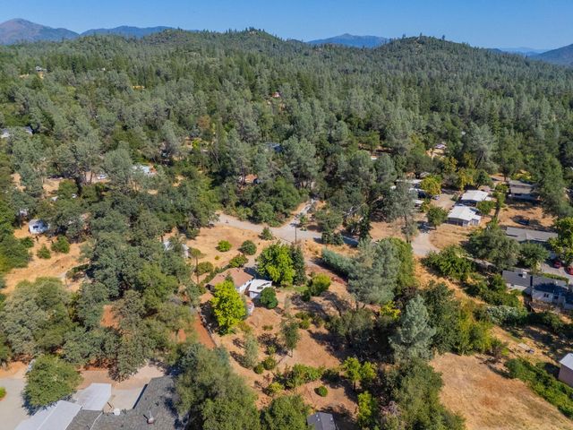 17789 Peterson Lane, Redding, CA 96003