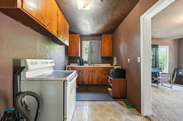 17789 Peterson Lane, Redding, CA 96003