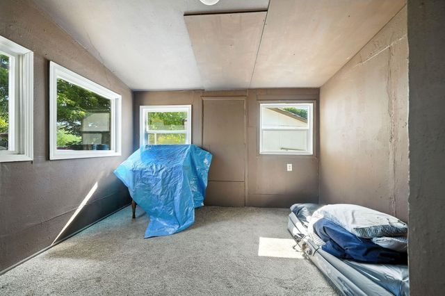 17789 Peterson Lane, Redding, CA 96003