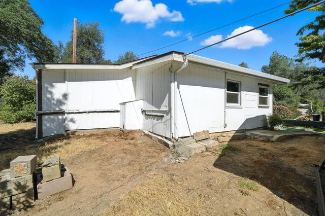 17789 Peterson Lane, Redding, CA 96003