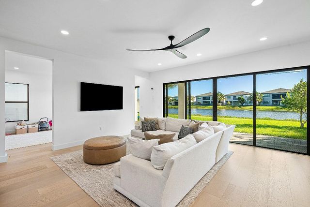 17100 Rainbow Falls Trail, Boca Raton, FL 33496