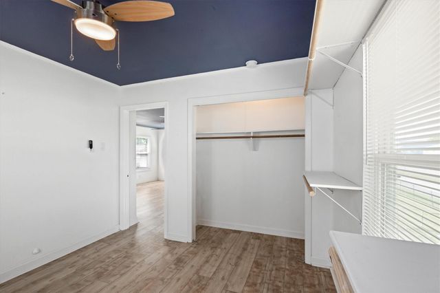 370 Ling Street, Hitchcock, TX 77563