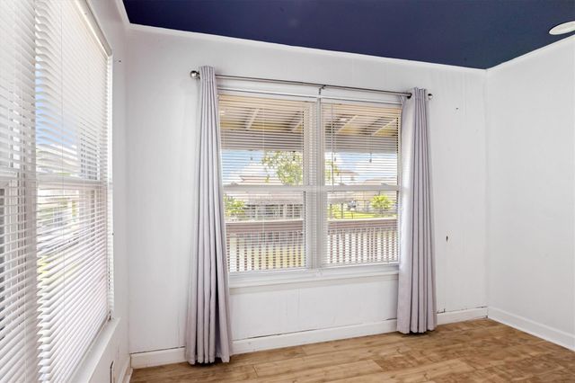 370 Ling Street, Hitchcock, TX 77563