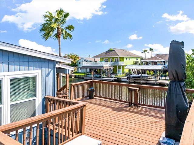 370 Ling Street, Hitchcock, TX 77563