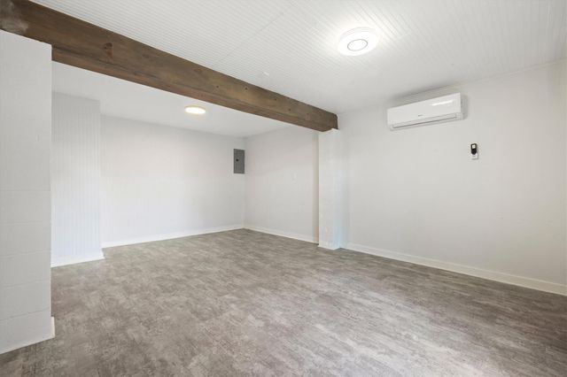 370 Ling Street, Hitchcock, TX 77563