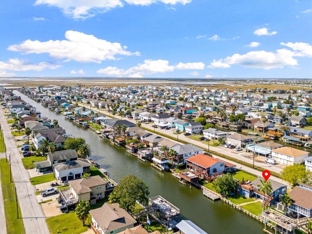 370 Ling Street, Hitchcock, TX 77563