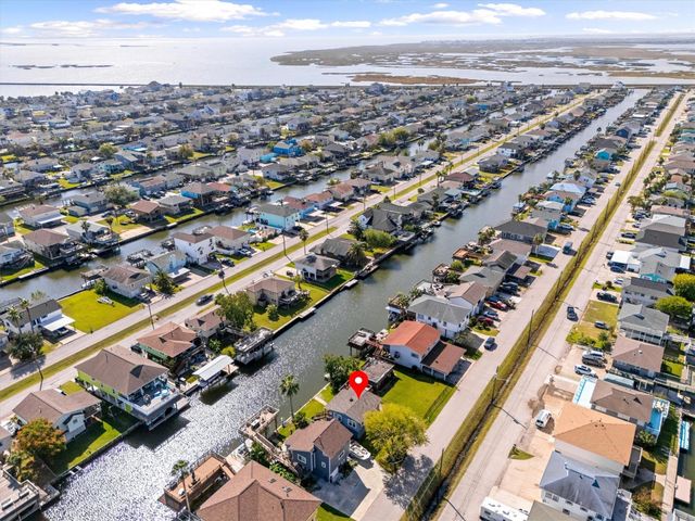 370 Ling Street, Hitchcock, TX 77563