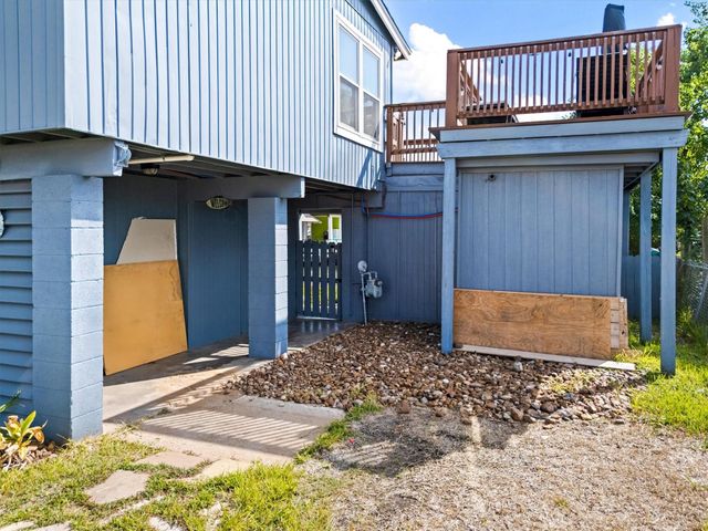 370 Ling Street, Hitchcock, TX 77563