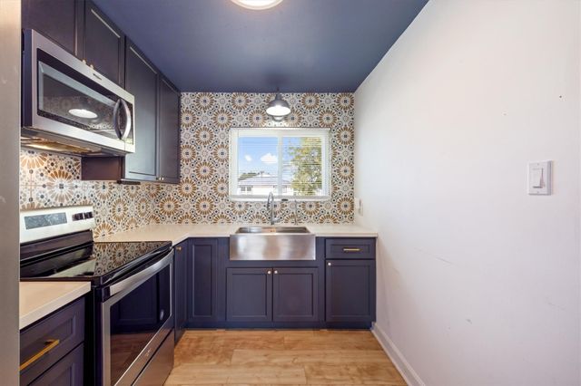 370 Ling Street, Hitchcock, TX 77563