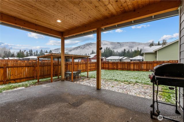 8233 Gold Run Drive, Maple Falls, WA 98266
