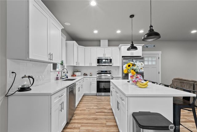 8233 Gold Run Drive, Maple Falls, WA 98266