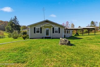 3623 Sugar Grove Valley Rd, Harriman, TN 37748