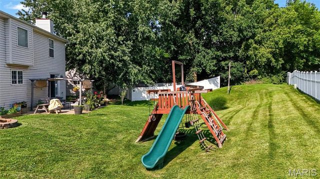 10 Amber Wave Court, O'fallon, MO 63366