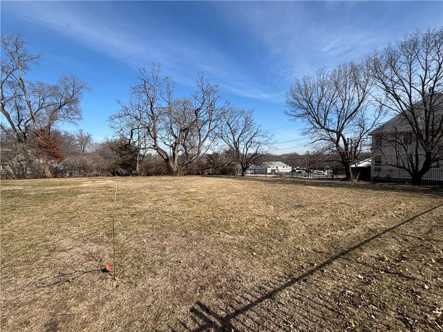 512 E Santa Fe Trail, Kansas City, MO 64145