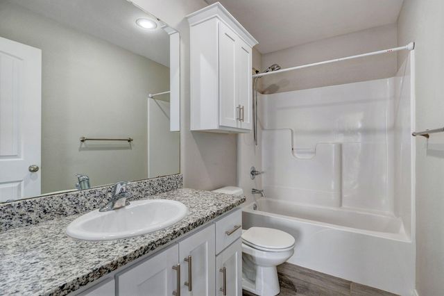 1180 N Cardinal Avenue, Republic, MO 65738