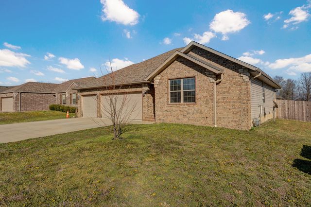 1180 N Cardinal Avenue, Republic, MO 65738