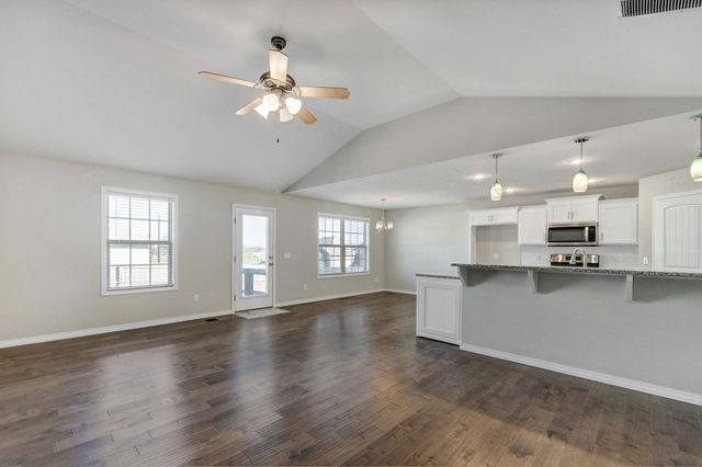 1180 N Cardinal Avenue, Republic, MO 65738