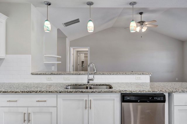 1180 N Cardinal Avenue, Republic, MO 65738