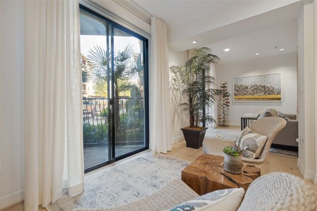 8616 Turtle Creek Boulevard 214, Dallas, TX 75225