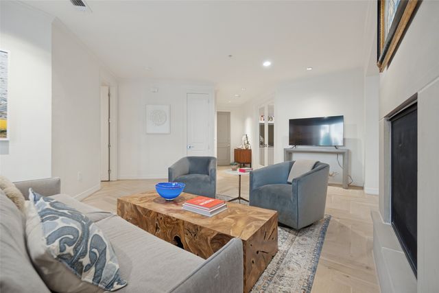 8616 Turtle Creek Boulevard 214, Dallas, TX 75225