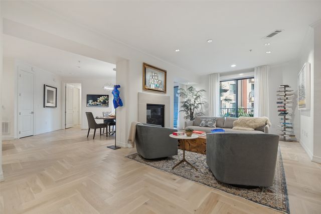 8616 Turtle Creek Boulevard 214, Dallas, TX 75225