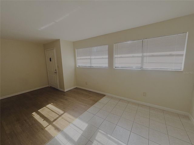 1915 SW 70 TERRACE B, Gainesville, FL 32607