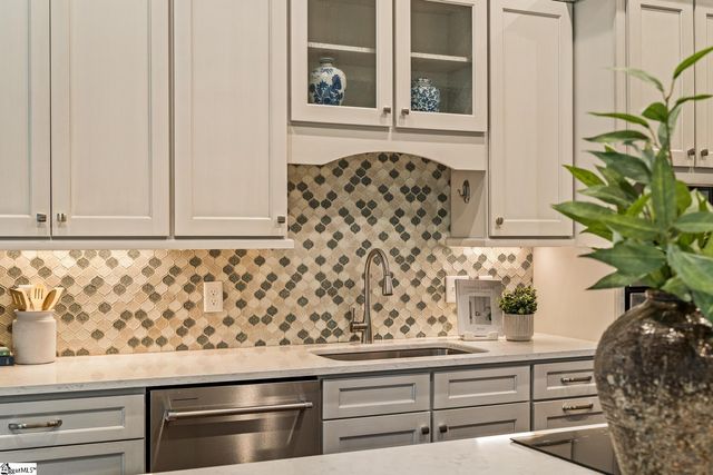 8 Marsala Court, Greenville, SC 29609