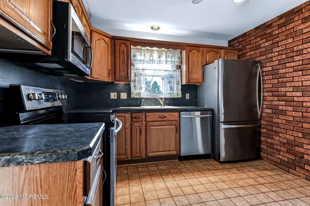 101 5th Street, Hazlet, NJ 07734