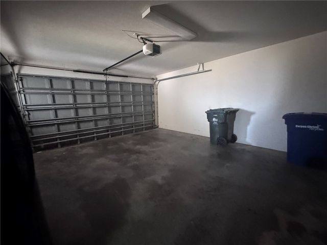 15649 Palmira Ave B, Corpus Christi, TX 78418