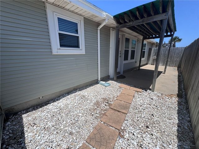 15649 Palmira Ave B, Corpus Christi, TX 78418