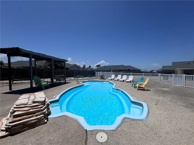15649 Palmira Ave B, Corpus Christi, TX 78418
