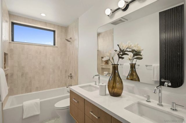 1075 Opal St, San Diego, CA 92109