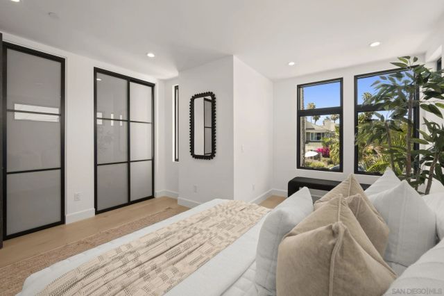 1075 Opal St, San Diego, CA 92109