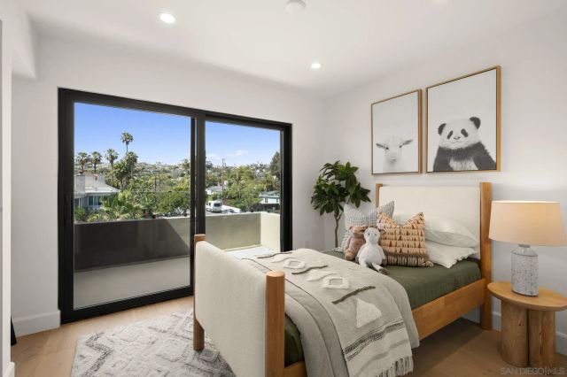 1075 Opal St, San Diego, CA 92109