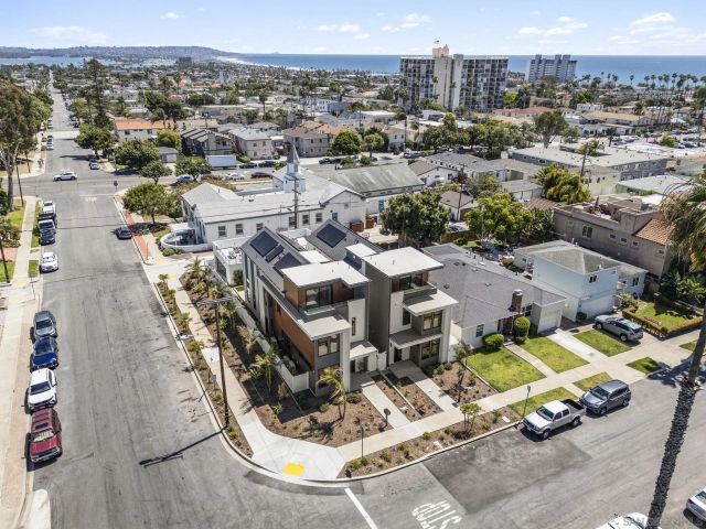 1075 Opal St, San Diego, CA 92109