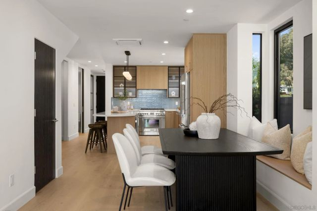 1075 Opal St, San Diego, CA 92109