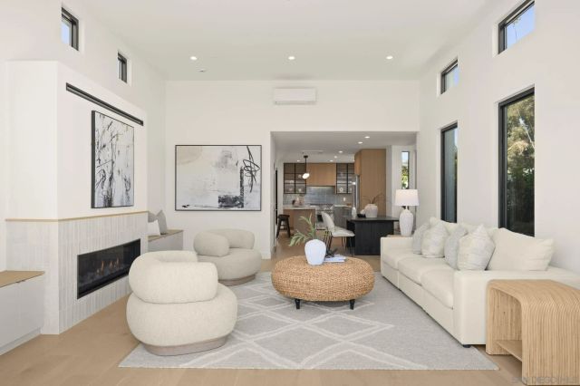 1075 Opal St, San Diego, CA 92109
