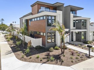 1075 Opal St, San Diego, CA 92109