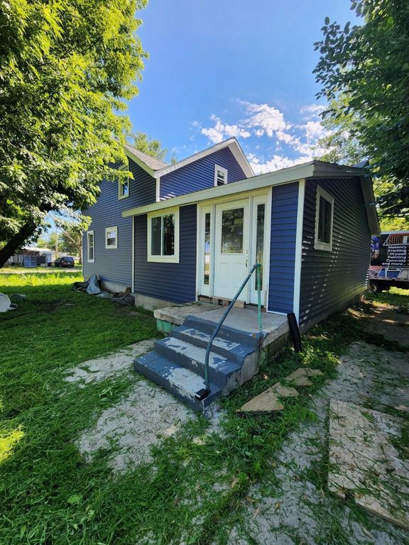 201 Pattee Street, Perry, IA 50220