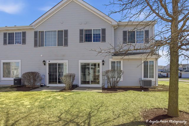 201 Macintosh Avenue, Woodstock, IL 60098